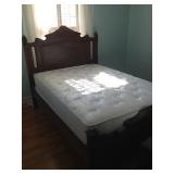 Beautiful bed like new mattress