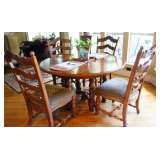 Breakfast table (leaf included) with 4 chairs