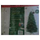 7.5 ft PRE LIT CHRISTMAS TREE