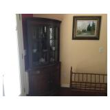 Corner cabinet
