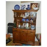 Hutch & decorative pieces