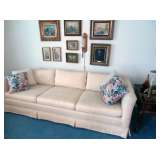 Buffalo Grove home, like new items