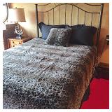 Full size bed w/Iron head board