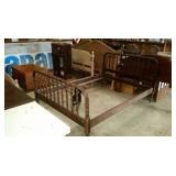 Full Size Spindle Bed with Rails