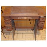 OAK SEWING MACHINE