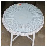 WICKER TABLE W/GLASS TOP
