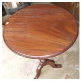 VINTAGE TABLE