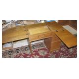 SEWING MACHINE TABLE   OPEN