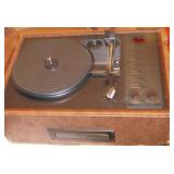 PHONOGRAPH AND CD PLAYER