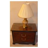 2 NIGHT STANDS