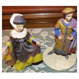 FIGURINES