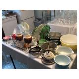 kitchen glassware/ pyrex dish