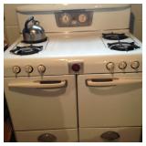 vintage stove - pristine condition