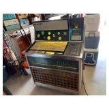 Vintage Rockola 440 Coin Operated Jukebox With Records. 
