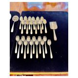 Kirk steiff sterling set old maryland Engraved 78 pieces $3,850 (Firm Price) 4,458 Grams