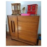 Lovely Mid Century Modern Dresser