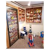 GARLAND ESTATE SALE TONS OF TOYS MICKEY MOUSE COLL. MATCHBOX CORGI AUTOHARP, TRANSFORMERS, LEGOS +++