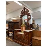 WEEKLY AUCTION UNIQUE ANTIQUES COLLECTIBLES FURNITURE MORE