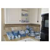 Arlington Sale Beautiful Solid Wood Tons of Hadley Dishes