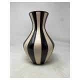 WEEKLY AUCTION SPORTS AUTOGRAPHS GLASSWARE SCULPTURES MORE