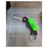  THU WEEKLY POLICE BADGE COLL KNIVES ART GLASS CHINA