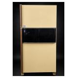 Frigidaire Frost-Proof Refrigerator-Freezer Works