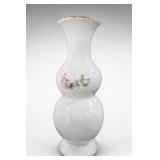 White Floral Double-Gourd Pedestal Vase