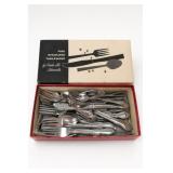 Oneida Homestead Stainless Flatware Set