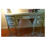LADIES DESK/VANITY