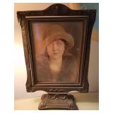 PHOTO IN ANTIQUE FRAME
