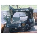 Antique Singer mini.