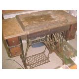 Treadle Singer & cabinet