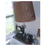 Mini sewing machine lamp