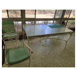 Vintage table w/6 chairs