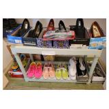 Ladies shoes, size 8