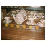 Teapot & Cup/Saucer sets