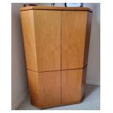 Sm. Teak cabinet