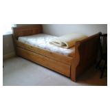 Trundle bed