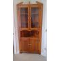Corner cabinet