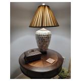 Living room lamp & table