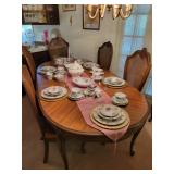 Dining table/6 chairs