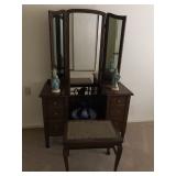Vanity w/3 Section Mirror