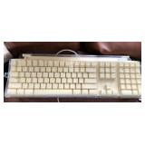 Apple Pro Keyboard