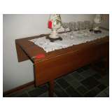Drop leaf table