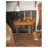 Spindle leg table