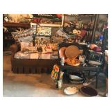 Love Seat, Gossip Bench