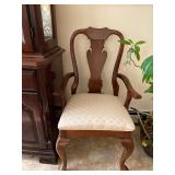 Queen Anne Style Dining Room Table, 6 Chairs, 2 Leaves,