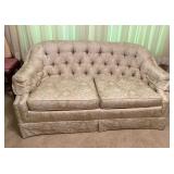Very Nice Love Seat,