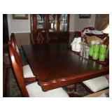 Dining Room Table & Chairs