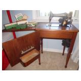 Singer MAchine & Cabinet